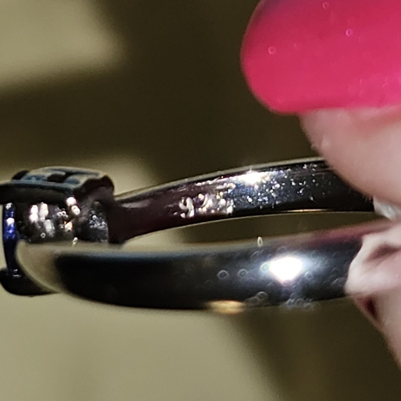 Sz 7, Dainty Solitaire Tanzanite Ring, 925 Silver,Rhodium,& Rough Sample Tanz. - Picture 10 of 13